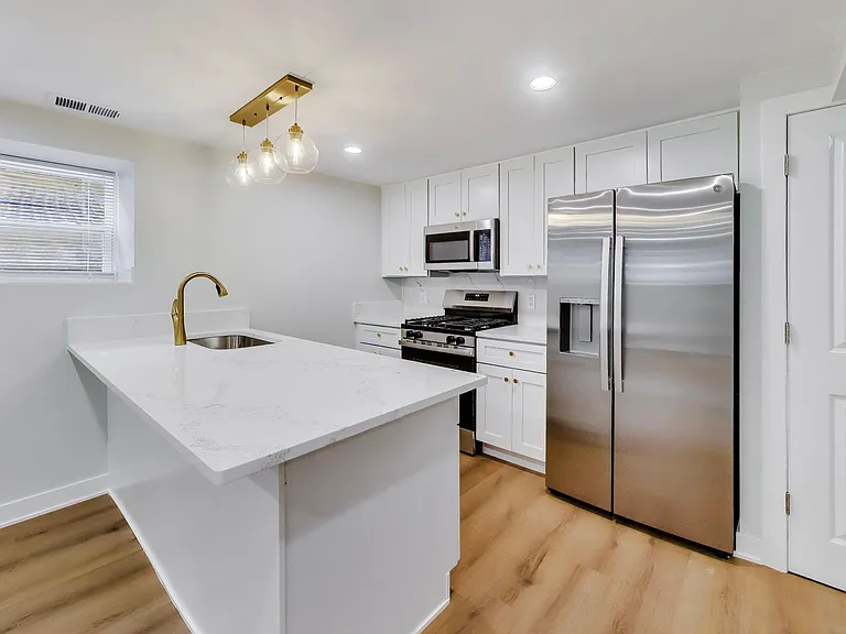 5222 N Christiana Ave #G — Photo 3
