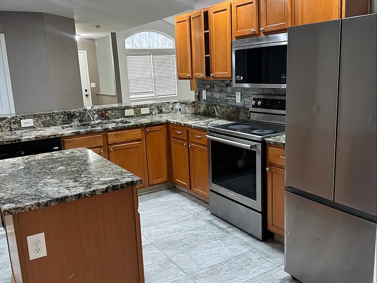 5134 Vinings Blvd — Photo 2