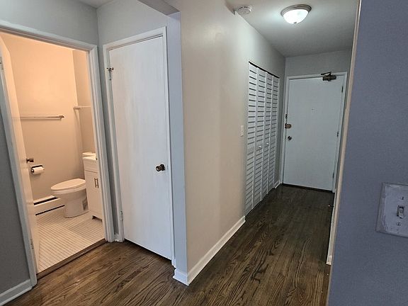 3rd image of 6619 N Sheridan Rd APT 302