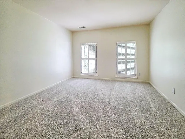 2502 Oak Hill Overlook — Photo 23