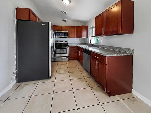 2nd image of 2714 Plunkett Street