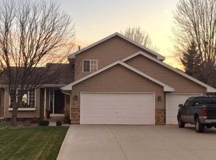 12185 Walnut Dr, Rogers, MN 55374