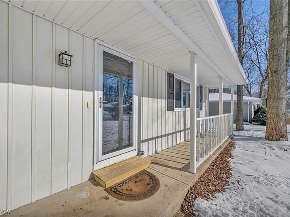 4th image of 34188 Gina Dr