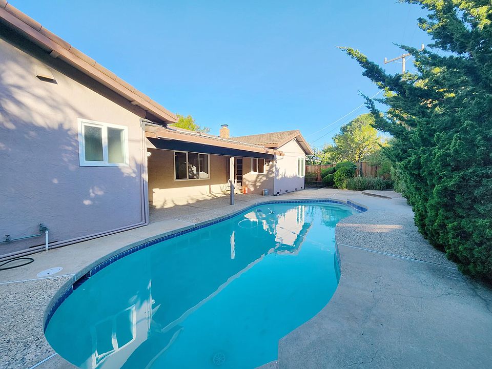 1st image of 12225 Saraglen Dr