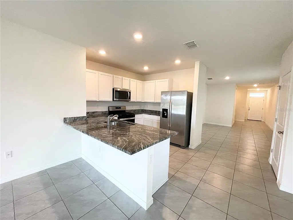 3 bed, 2.0 bath, 1584 sqft, $2,250 — Photo 4