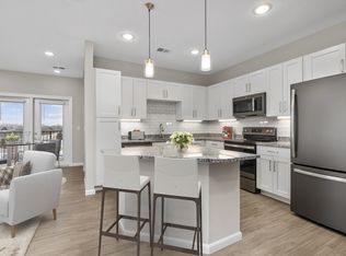 101 Lemon Dr #818, Lake Saint Louis, MO 63367