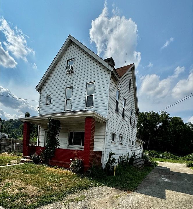 1st image of 631 S 6th St