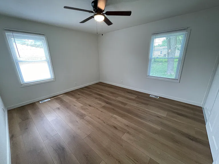 9306 Lewis Ave — Photo 15