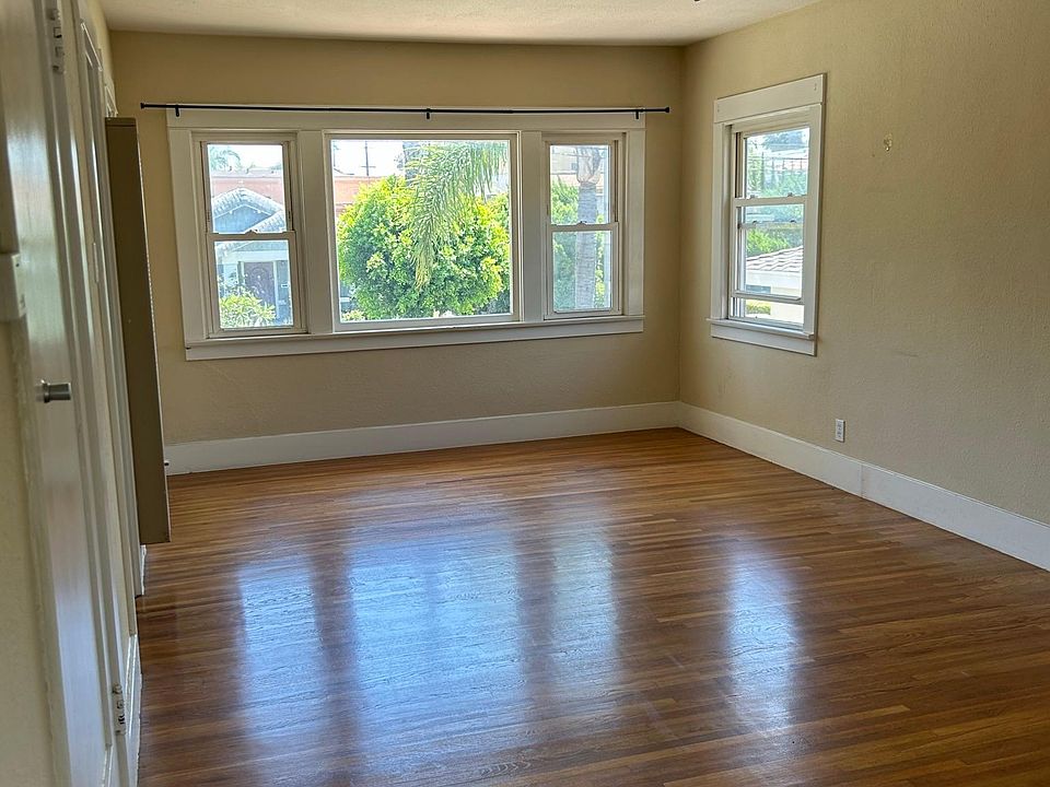 1st image of 27 N Redondo Ave