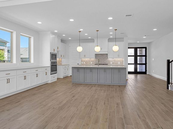 3rd image of 10727 Rattlebox Ct