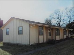 2751 SW Arrowhead Rd, Topeka, KS 66614