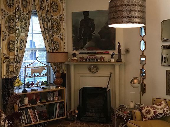 Working fireplace in living room