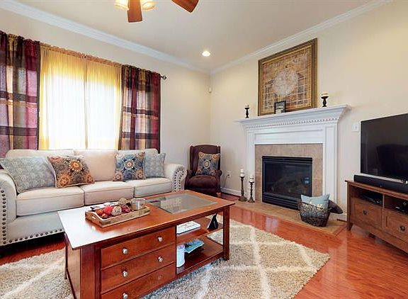 2nd image of 3328 Cliffbranch Ln