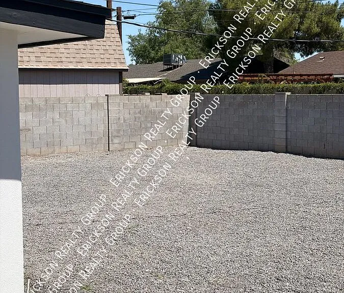 905 E 7th Pl — Photo 15