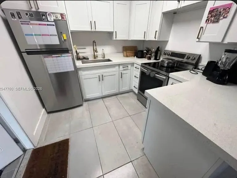 227 SW 22nd Ave — Photo 4