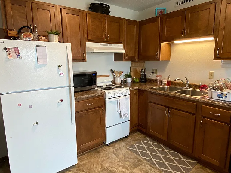 105 Jewel Dr — Photo 2