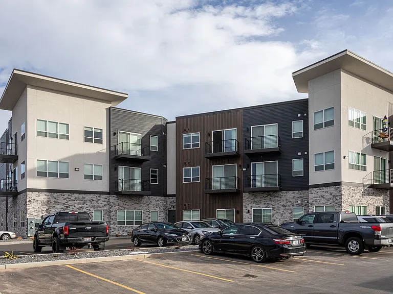Wasatch View Apartments — Photo 8