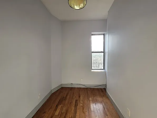 147 Rockaway Pkwy, Brooklyn, NY