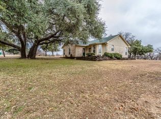 365 Cimmarron Trl, Runaway Bay, TX 76426