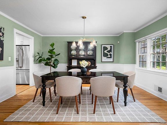 5th image of 127 Harmon Avenue