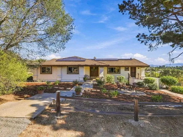 590 Elm Tree Ln, Fallbrook, CA 92028
