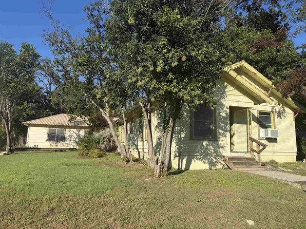 108 S Race Street, Lampasas, TX 76550