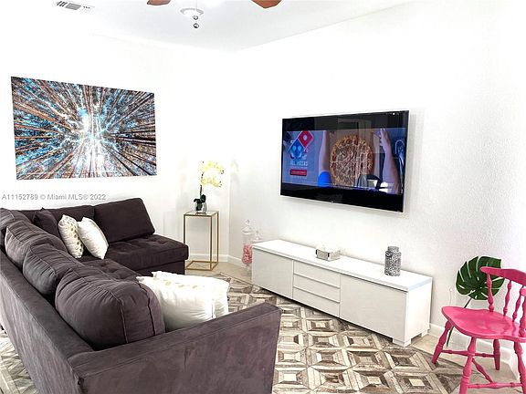 4th image of 4615 N Miami Ave #2