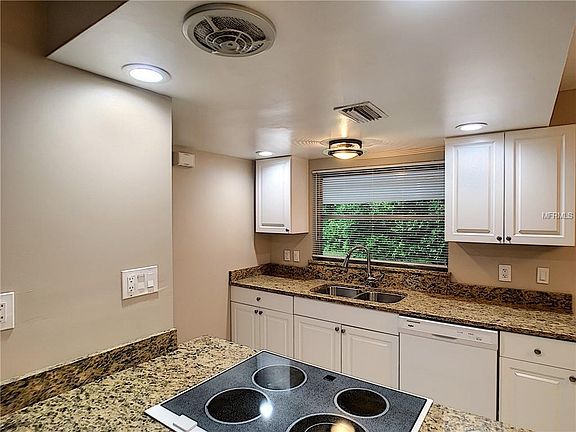3rd image of 2404 Driftwood Dr
