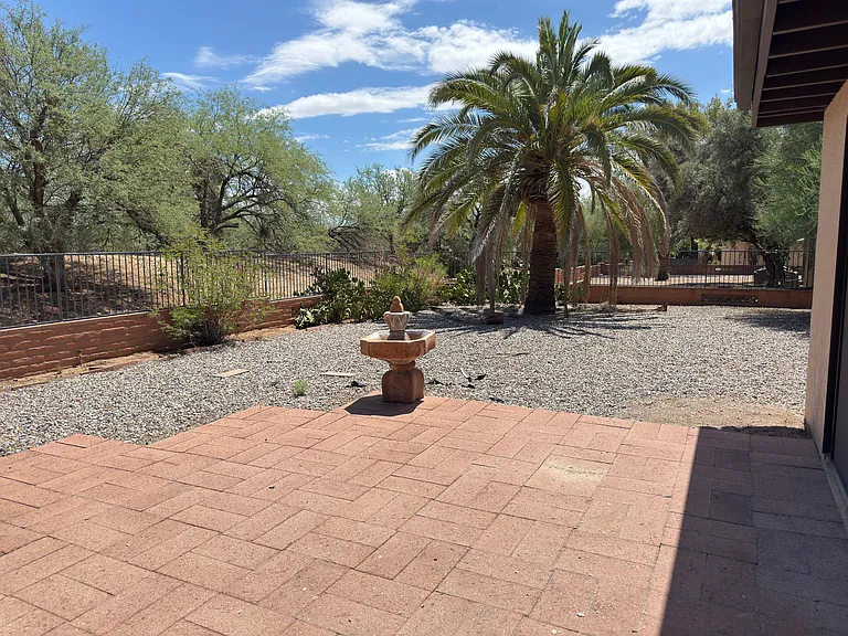137 E San Vincent Dr — Photo 7