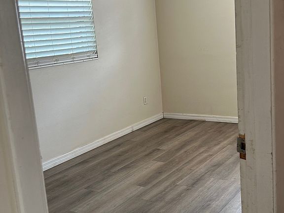 3rd image of 4706 Blossom Dr