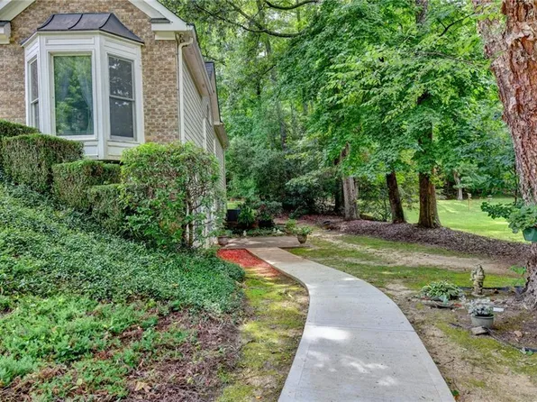 3260 Wood Springs Trce, Lilburn, GA 30047