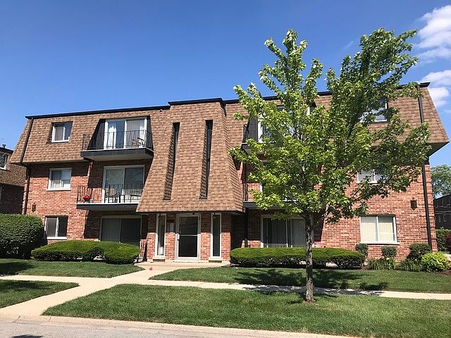 1st image of 10707 S Keating Ave APT 3C