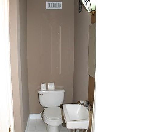 4th image of 1804 W 42nd St