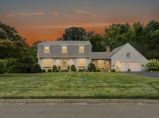 13 Laurel Glen Dr, Shelton, CT 06484