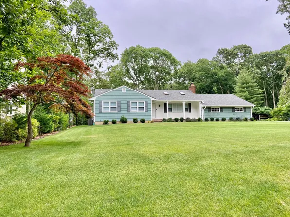 755 Brigantine Dr, Southold, NY 11971