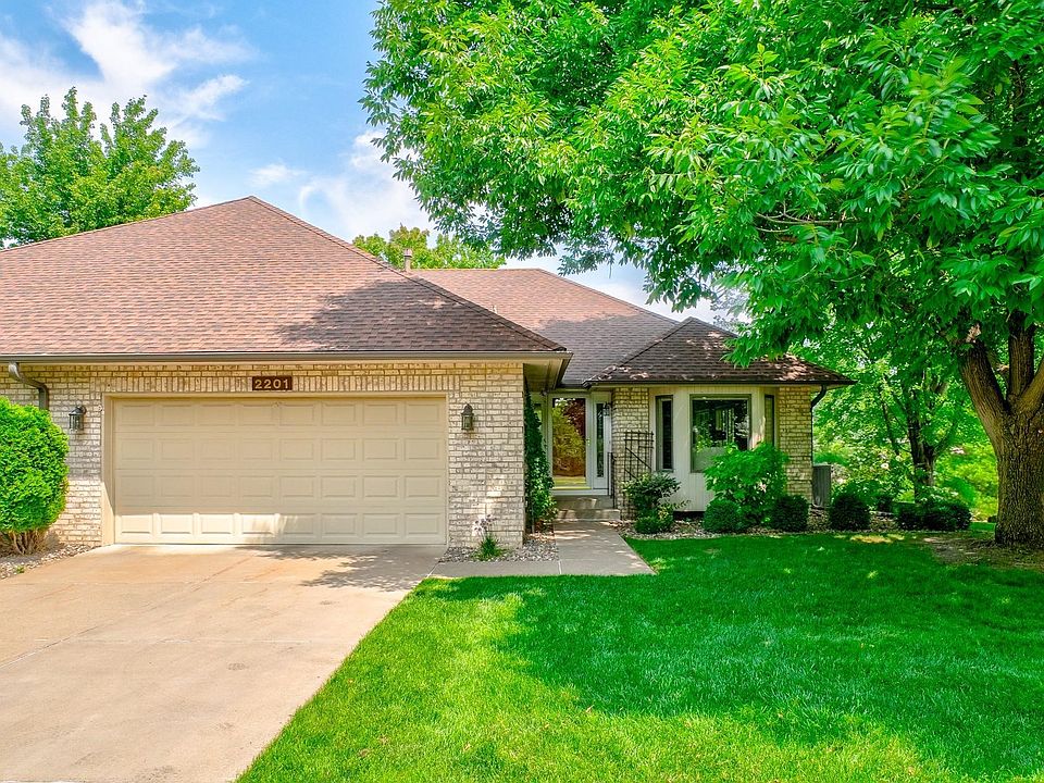 1st image of 2201 Ferris Ln