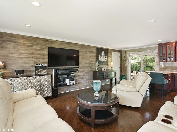 3rd image of 2216 N Verde Dr