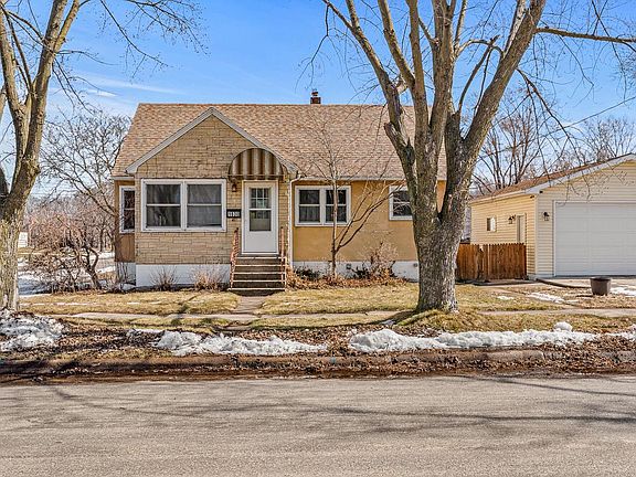 2nd image of 1830 Prospect STREET