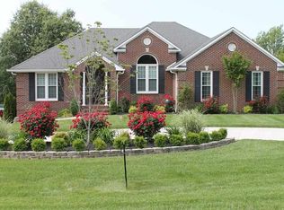 230 Pinebrook Dr, Paducah, KY 42001