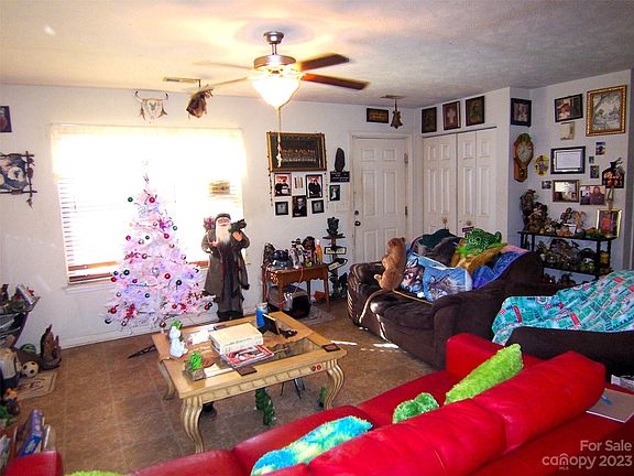4th image of 116 W Shannonhouse St