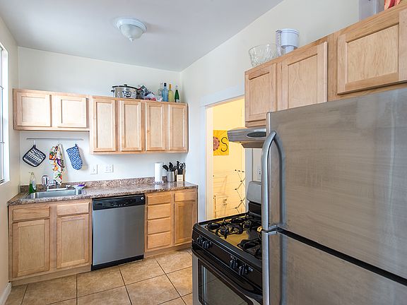 3rd image of 632 Bellefonte St #5500-02