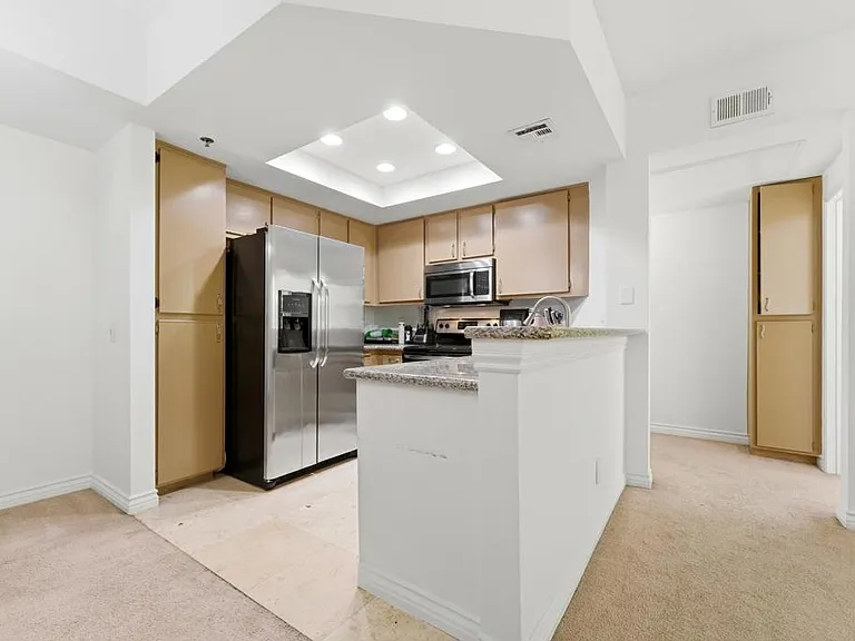 680 Camino De La Reina #2201 — Photo 4