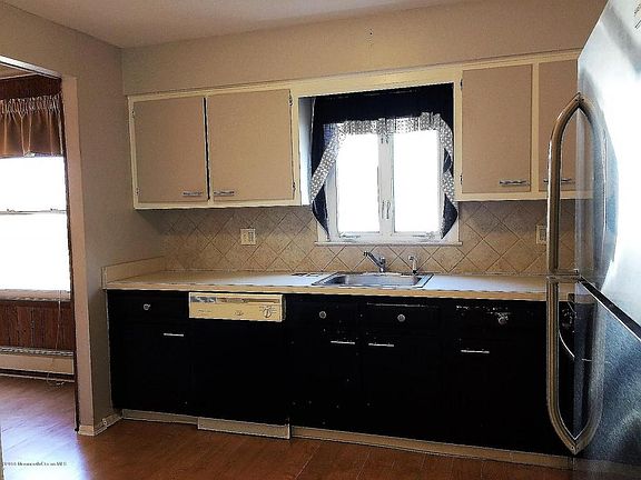 5th image of 110 Northumberland Dr