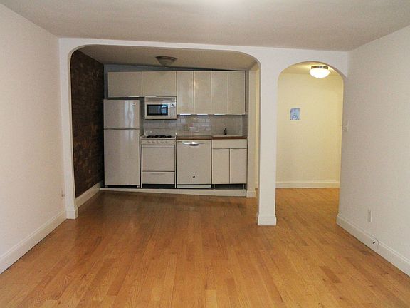 4th image of 158 E 7th St APT Ba1