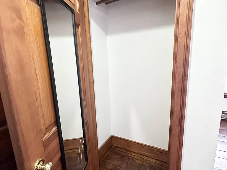 32 N College St #5 — Photo 11