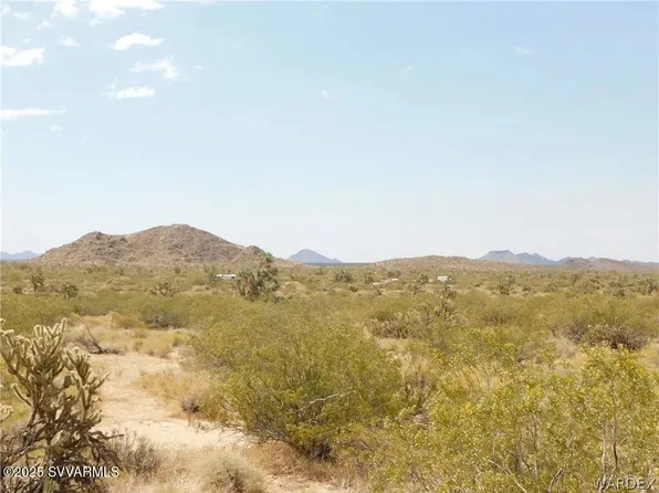 11811 Duquesne Road, Yucca, AZ 86438
