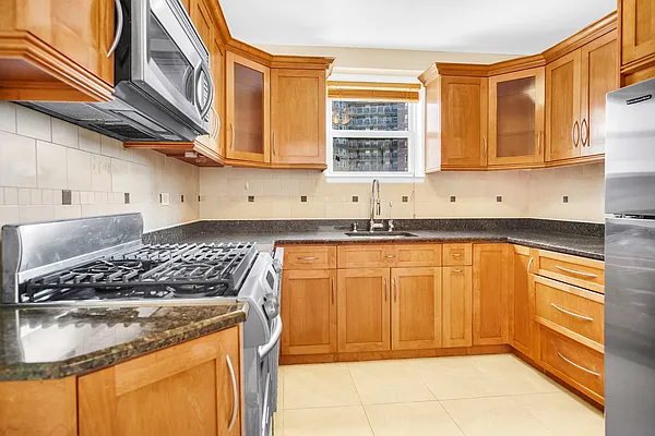 Sold by Compass | media 2