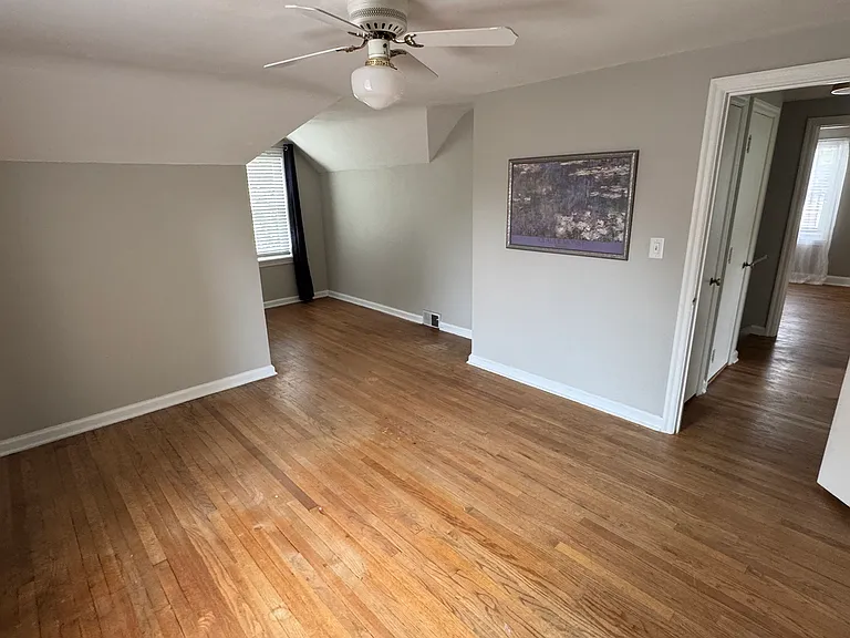 619 Vale Ave N — Photo 13