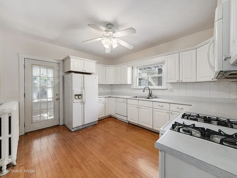 4734 N Karlov Ave #2 — Photo 10