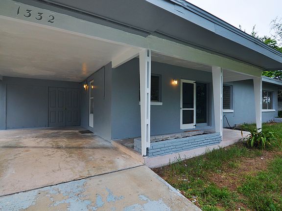 3rd image of 1332 Hillcrest Dr